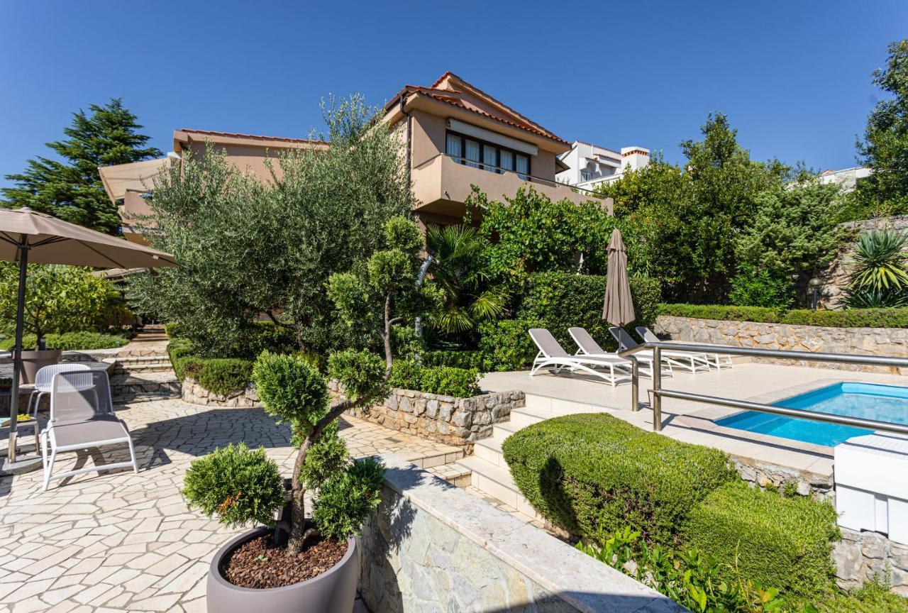Apartments House Barbara Kornic Bagian luar foto