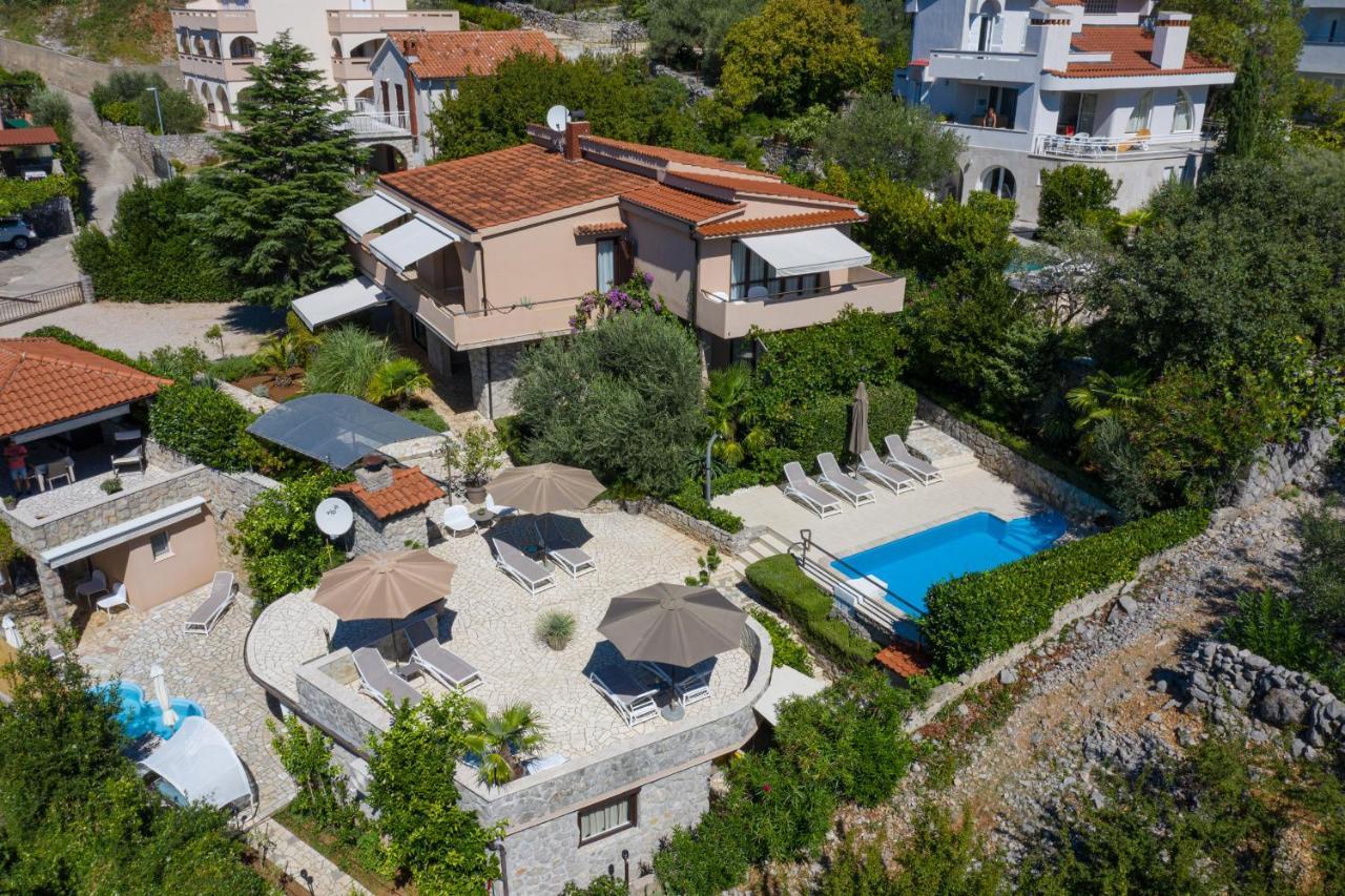 Apartments House Barbara Kornic Bagian luar foto