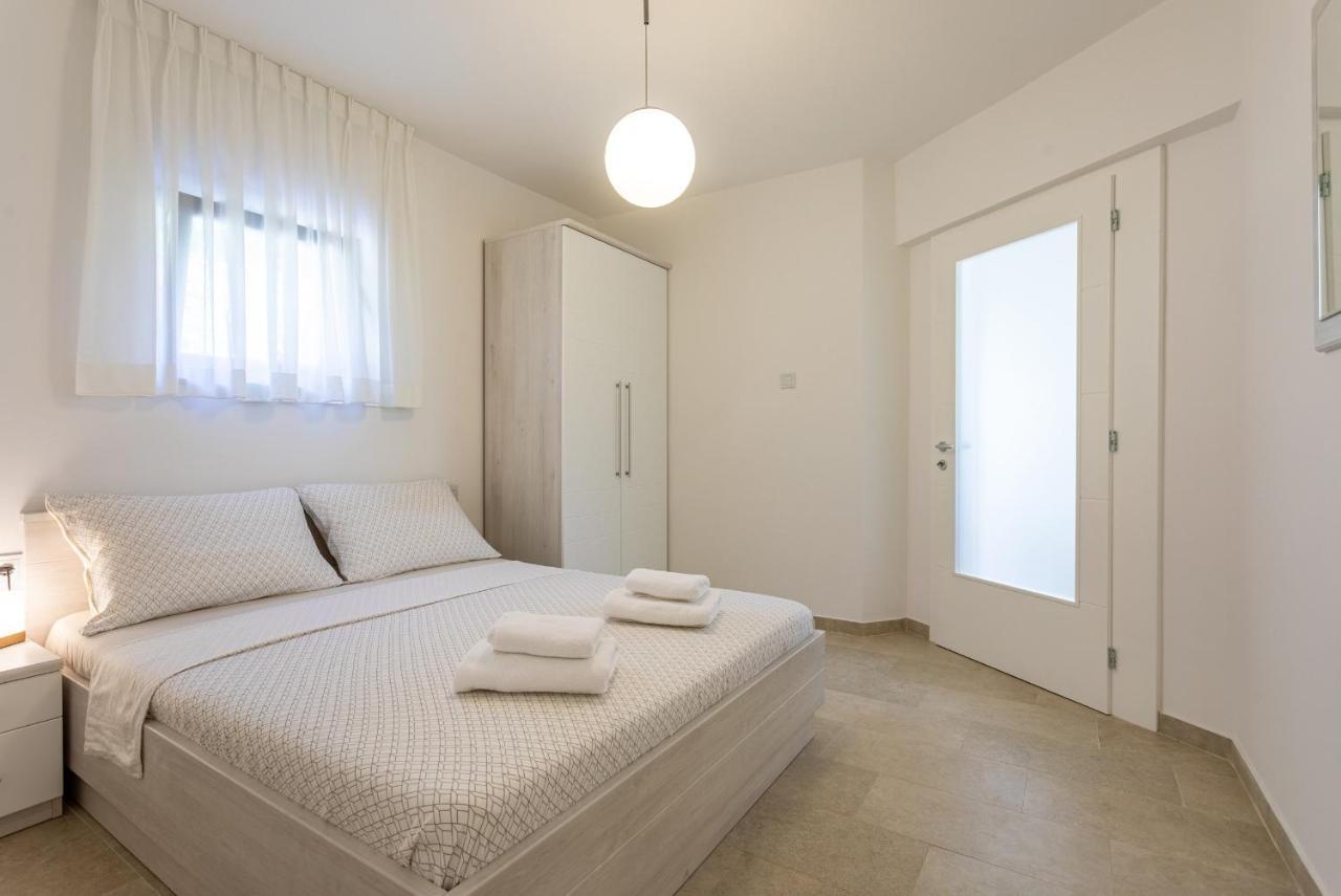 Apartments House Barbara Kornic Bagian luar foto
